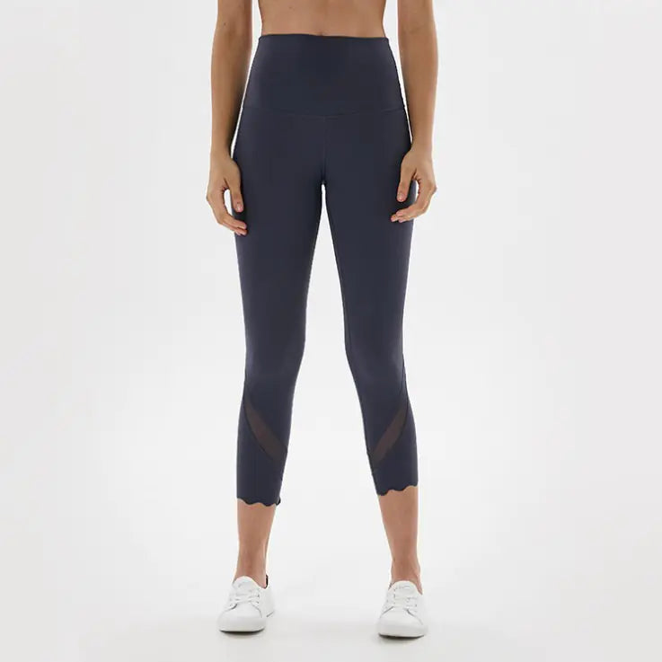 Breathable Cropped Trousers for Women's Sports Wear